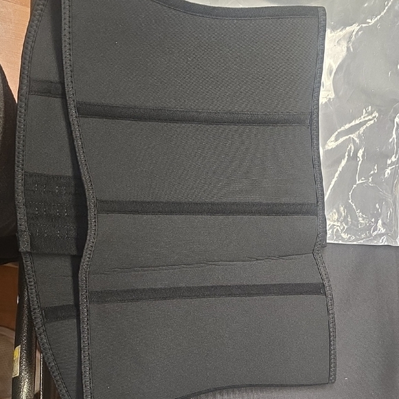 Black Shapewear Corset - Picture 2 of 5